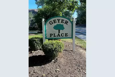425 S Geyer Road #H, Saint Louis, MO 63122 - Photo 1