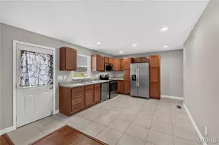 3689 Whispering Woods Dr, Florissant, MO 63031 - Photo 9