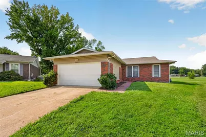3689 Whispering Woods Drive, Florissant, MO 63031 - Photo 3