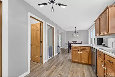 1080 Chesterfield Drive, Wentzville, MO 63385 - Photo 15