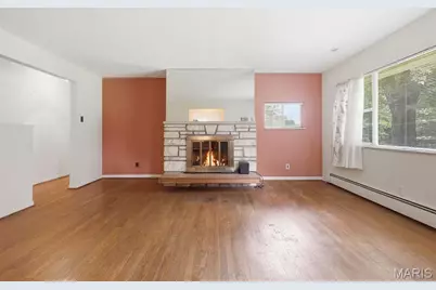 1329 Coburg Lands Drive, Bellefontaine Neighbors, MO 63137 - Photo 5