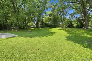 1329 Coburg Lands Dr, Bellefontaine Neighbors, MO 63137 - Photo 23