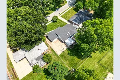 408 Algonquin Drive, Ballwin, MO 63011 - Photo 53