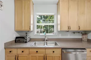 8916 N Swan Cir, Saint Louis, MO 63144 - Photo 9