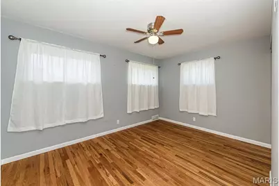 10106 Hammerdale Lane, Saint Louis, MO 63123 - Photo 11