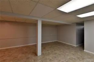 965 Orchard Lakes Dr, Saint Louis, MO 63146 - Photo 37