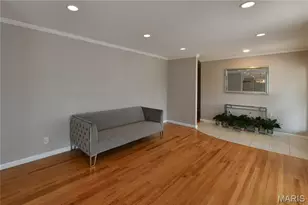965 Orchard Lakes Dr, Saint Louis, MO 63146 - Photo 7