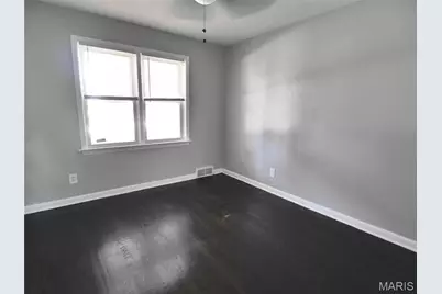 8334 Carl Avenue, Saint Louis, MO 63136 - Photo 13