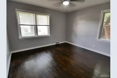 8334 Carl Avenue, Saint Louis, MO 63136 - Photo 11