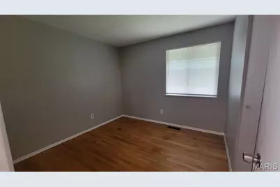 800 Laredo Avenue, Spanish Lake, MO 63138 - Photo 9