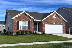 2 Aspen At River Bluffs Manors, Florissant, MO 63031 - Photo 3