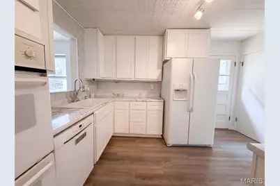8606 Vasel Avenue, Saint Louis, MO 63123 - Photo 9