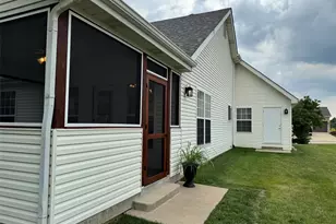 727 Hawk Run Dr, O'Fallon, MO 63368 - Photo 51