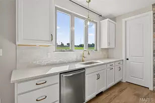 106 Downview Dr, O'Fallon, MO 63368 - Photo 3