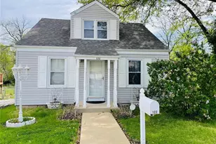 122 Cunningham Ave, Saint Louis, MO 63135 - Photo 1