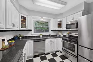 426 S Kirkwood Rd, Kirkwood, MO 63122 - Photo 13