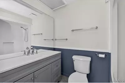 942 Guelbreth Lane #300, Creve Coeur, MO 63141 - Photo 9