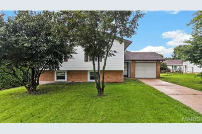 1523 Shadow Lane, Saint Charles, MO 63303 - Photo 3