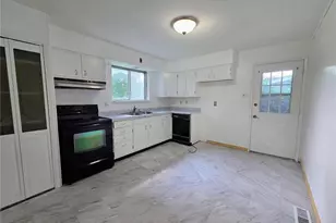 1750 Beverly Dr, Florissant, MO 63031 - Photo 3