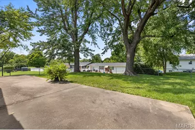 1001 Wilmington Drive, Saint Charles, MO 63301 - Photo 25