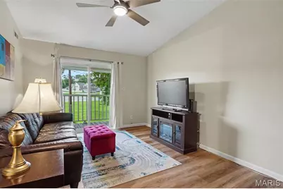 3114 Edwards Place #303, Maryland Heights, MO 63043 - Photo 5