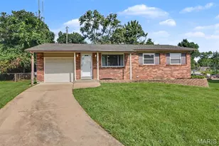 11247 Fawnhaven Dr, Saint Louis, MO 63126 - Photo 1