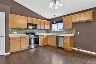 225 Brookstone Creek Dr, Wentzville, MO 63385 - Photo 13
