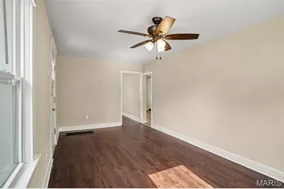 9421 Chester Avenue, Woodson Terrace, MO 63114 - Photo 5