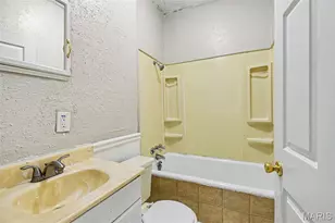 8914 Ramona Ave, Bel-Ridge, MO 63121 - Photo 9