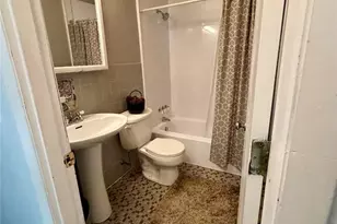 1000 Rogers Ln, Florissant, MO 63033 - Photo 5