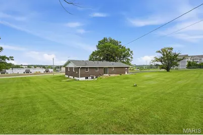 57 W Ofallon Drive, O'Fallon, MO 63366 - Photo 5