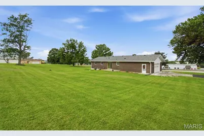 57 W Ofallon Drive, O'Fallon, MO 63366 - Photo 3