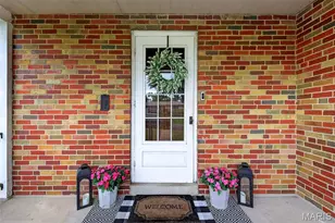 608 Ellwine Dr, Saint Louis, MO 63125 - Photo 9