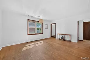 608 Ellwine Dr, Saint Louis, MO 63125 - Photo 17