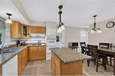 14649 Baratton Drive, Florissant, MO 63034 - Photo 9