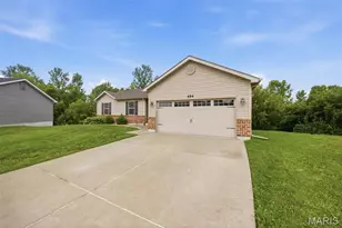 454 Honeysuckle Creek Dr, Wentzville, MO 63385 - Photo 3