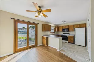 3405 Sherman Park Dr, Saint Charles, MO 63303 - Photo 9