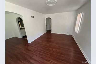 8300 Orchard Avenue, Saint Louis, MO 63132 - Photo 3