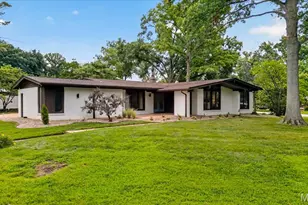 401 Andover Ln, Ballwin, MO 63011 - Photo 1
