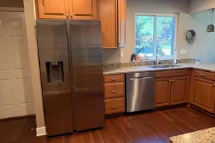 1842 Shadywood Ct, Chesterfield, MO 63017 - Photo 3