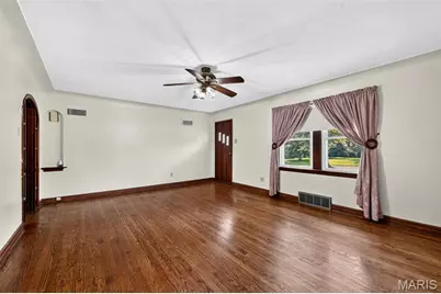 5512 Kerth Road, Saint Louis, MO 63128 - Photo 5