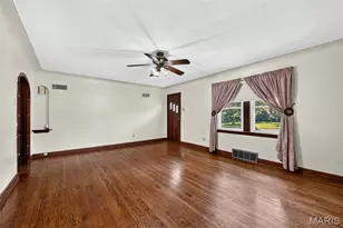 5512 Kerth Rd, Saint Louis, MO 63128 - Photo 5