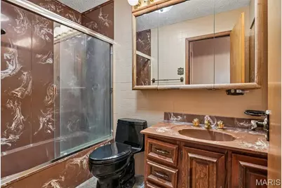763 Questover Lane, Saint Louis, MO 63141 - Photo 23