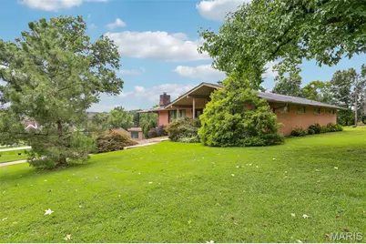 763 Questover Lane, Saint Louis, MO 63141 - Photo 3