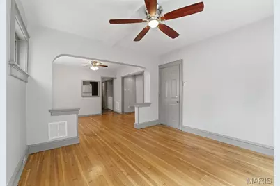 4555 Shenandoah Avenue, Saint Louis, MO 63110 - Photo 7