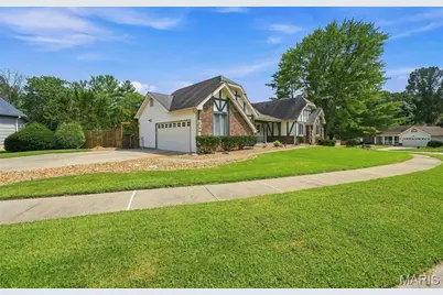 12 Miraclair Drive, Florissant, MO 63031 - Photo 3
