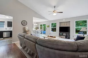 211 Discovery Village Cir, Wentzville, MO 63385 - Photo 7