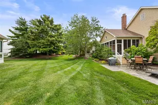 3929 Courtyard Pl Dr, Sunset Hills, MO 63127 - Photo 7