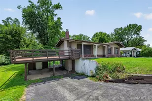 11104 Schuetz Rd, Saint Louis, MO 63146 - Photo 3