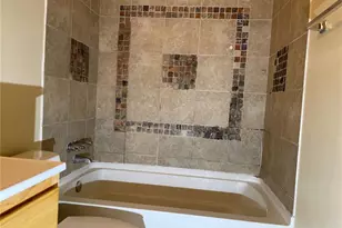 130 Dauphin Ln, Florissant, MO 63033 - Photo 5